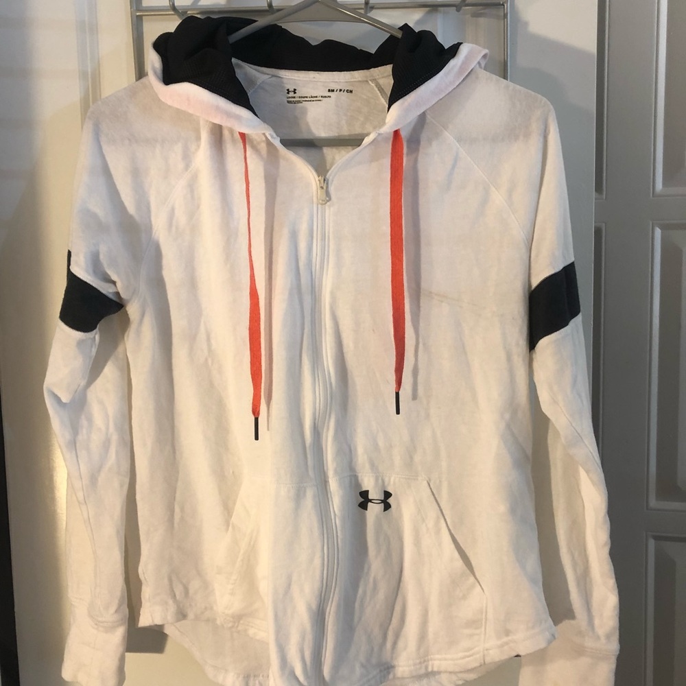White Underarmour zip up hoodie